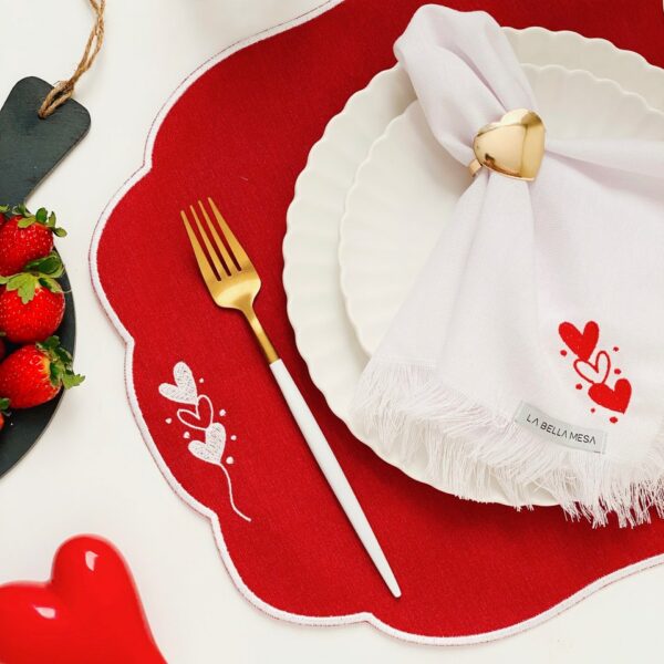 Jogo Americano Vermelho Bordado Detalhes de Amor