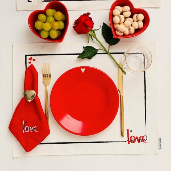 Guardanapo Linho Vermelho Bordado Coração Love 40x40 cm - Image 3