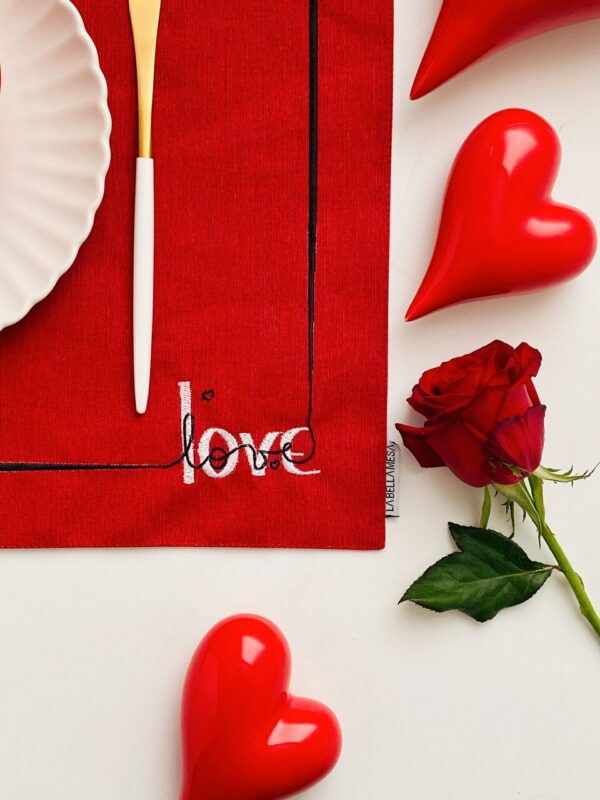 Jogo Americano Bordado Vermelho Coração Love Impermeável - Image 3